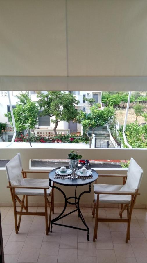 Phoeve Apt-Lovely 1-Br Rental Near The Beach Kalathas Exterior foto
